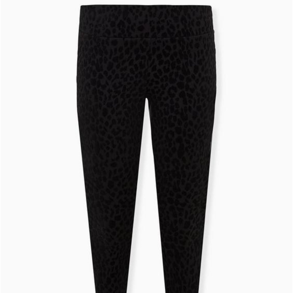 Torrid animal print black velvet pixie pants 1 14 16